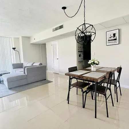 Spacious 1Br On The Beach, The Tides, Hollywood,Fl